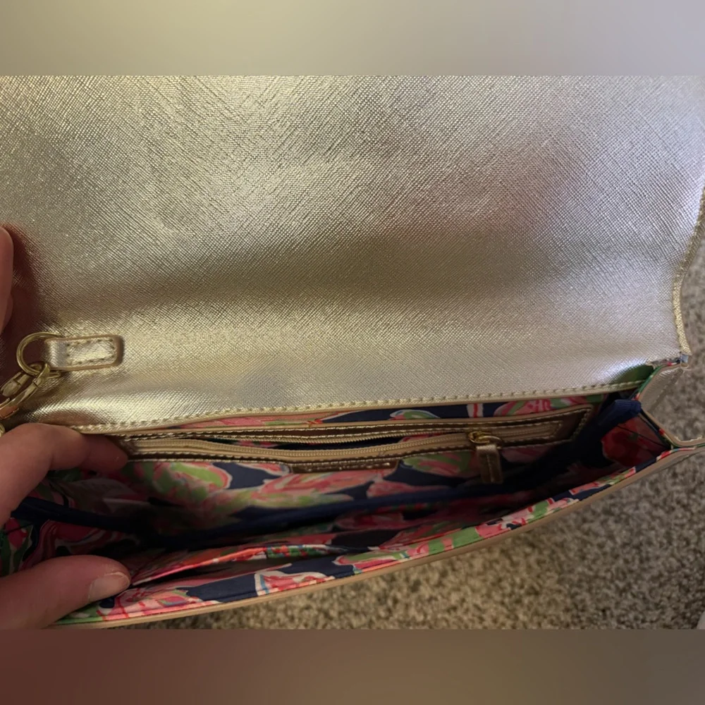 NEW Lilly Pulitzer Woven Straw Tan Clutch with Gold Trim - Picture 2 of 4